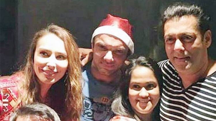 सलमान खान की क्रिसमस पार्टी, भाइयों संग किया डांस