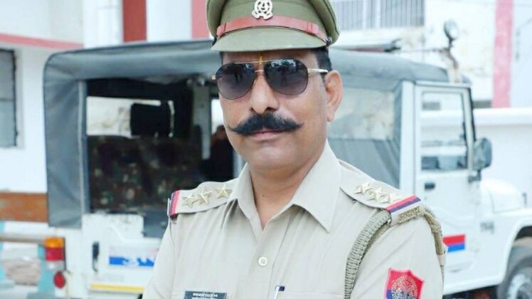 क्रांतिकारी बहुत क्रांतिकारी