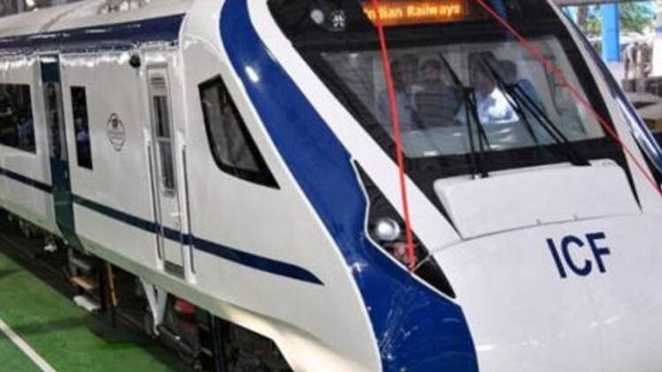 नई दिल्ली रेलवे स्टेशन से प्रयागराज जंक्शन के बीच ट्रेन 18 का ट्रायल रन (फाइल फोटो)