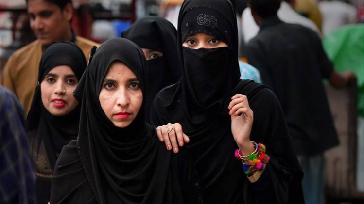 50 खबरें: लोकसभा में आज फिर से होगी ट्रिपल तलाक बिल पर चर्चा