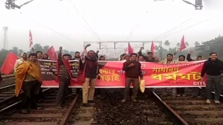 क्रांतिकारी बहुत क्रांतिकारी