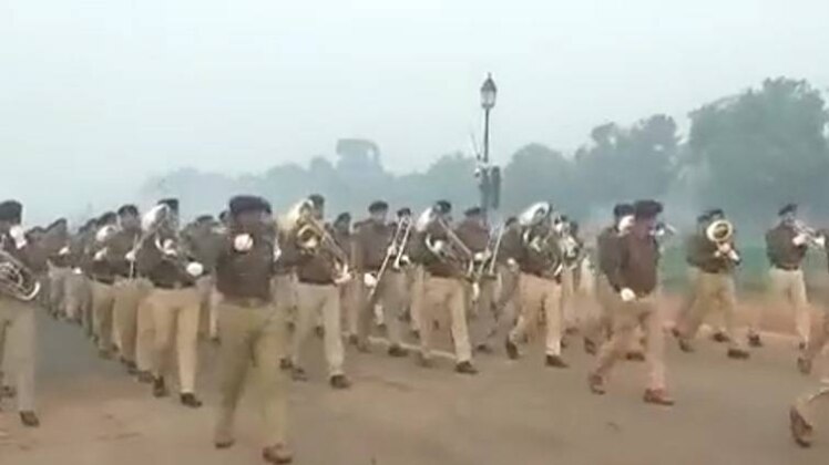 सीआरपीएफ की तुकड़ी