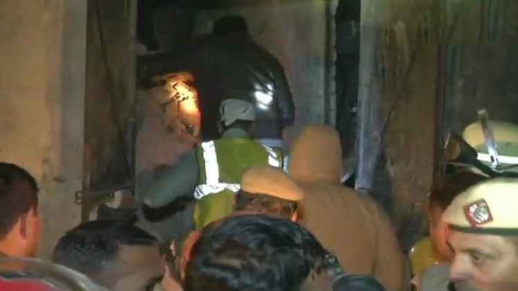 दिल्ली में एक फैक्ट्री में ब्लास्ट