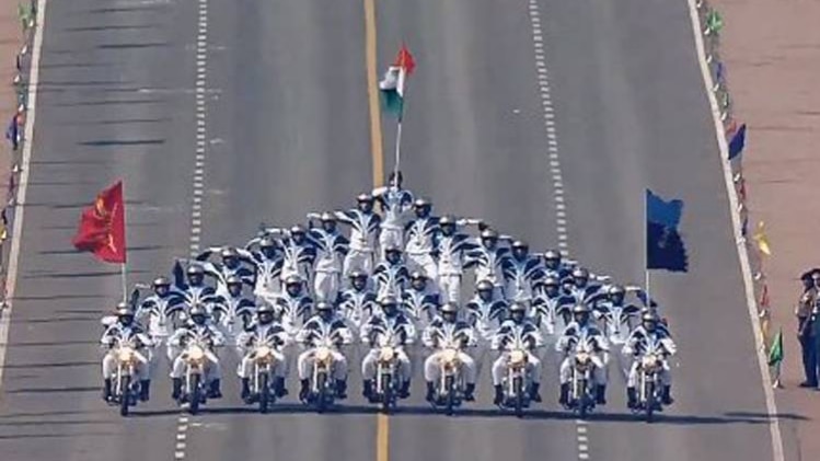 गणतंत्र दिवस पर राजपथ पर परेड(फोटो-ANI)