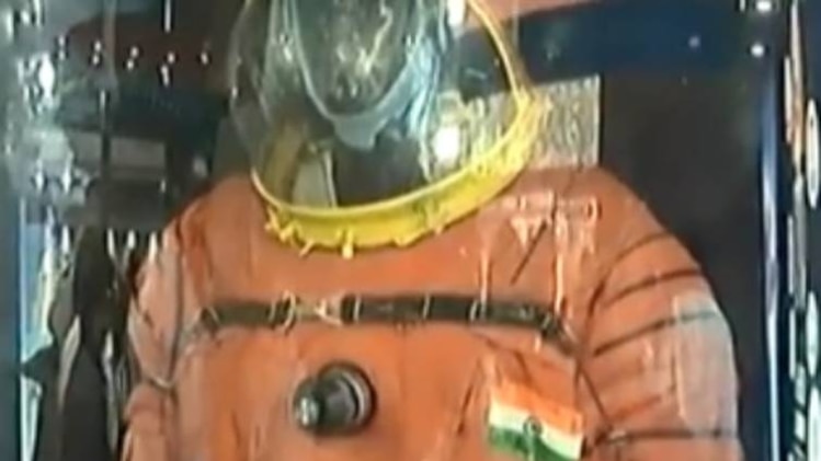 अंतरिक्ष में रोबोट भेजेगा ISRO