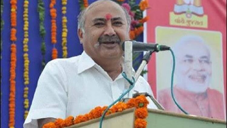 गुजरात में चलती ट्रेन में पूर्व बीजेपी विधायक की हत्या