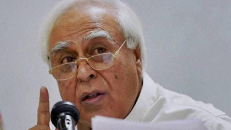वरिष्ठ वकील और कांग्रेस नेता कपिल सिब्बल (फाइल-PTI)