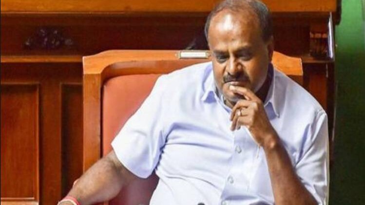 क्या कर्नाटक में गिर जाएगी कुमारस्वामी की सरकार?