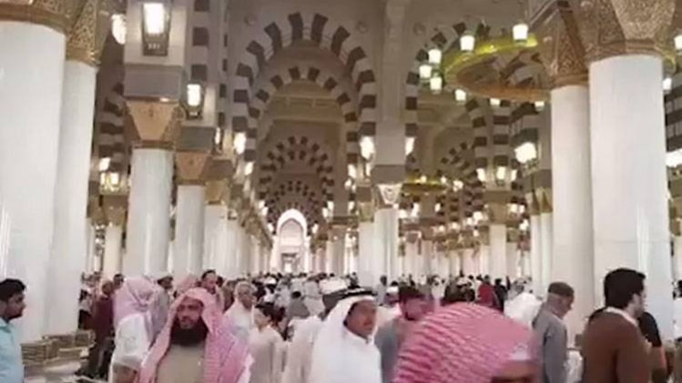 मदीना शहर में पैगंबर मुहम्मद की मस्जिद