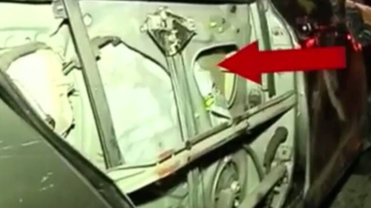 मुंबई में तेज रफ्तार का कहर, कार के उड़े परखच्चे