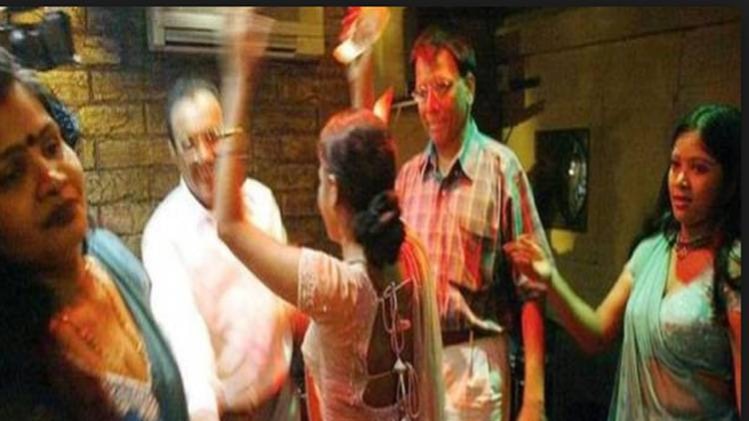 10 मिनट 50 खबरें: मुंबई में फिर खुलेंगे डांस बार