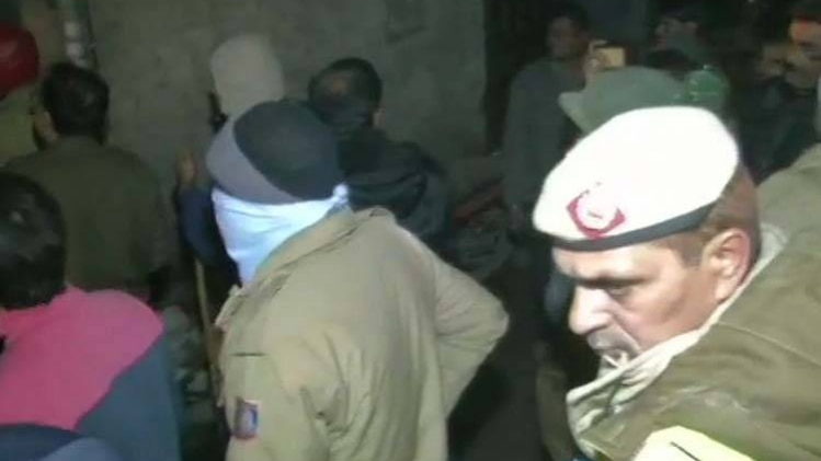 धमाके में 6 लोगों की मौत