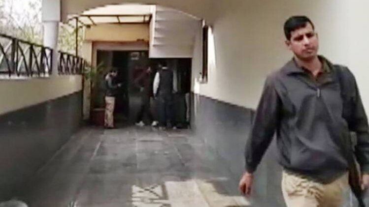 ED की गोमती नगर और हजरतगंज में छापेमारी(फोटो-ANI)