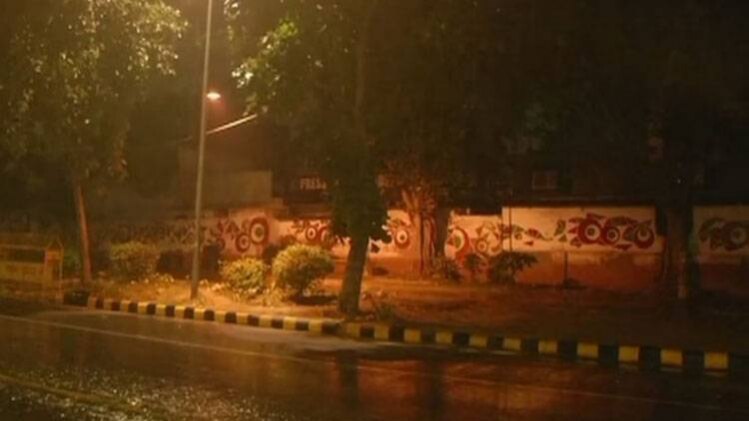 दिल्ली-NCR में बढ़ी ठंड