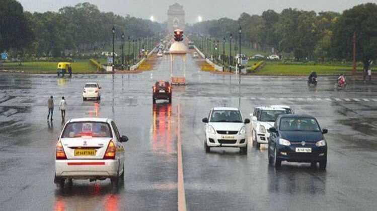 दिल्ली में बढ़ी ठंड