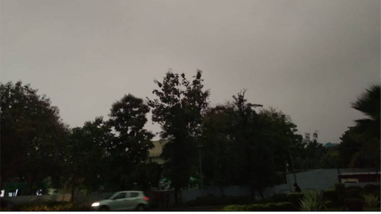 भारी बारिश से राजधानी दिल्ली में सर्दी का यू-टर्न