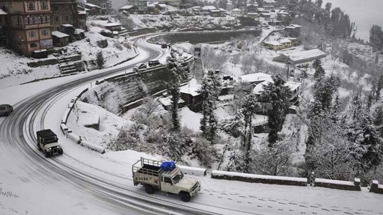 शिमला में बर्फबारी (रॉयटर्स)