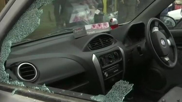 घाटी में आतंकी ग्रेनेड हमला