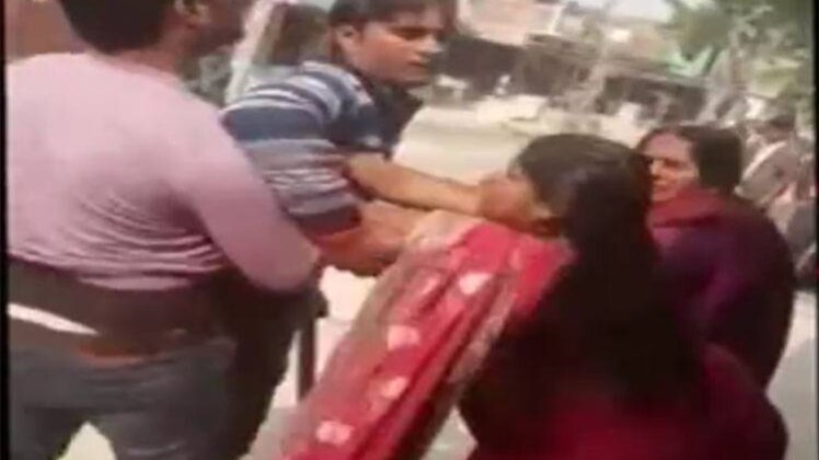 सुबह सुबह: दुकान खाली कराने पर झगड़ा, मारपीट का वीडियो वायरल