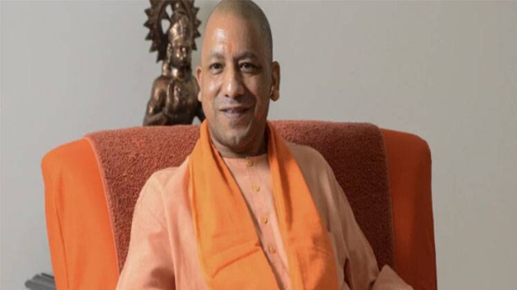 राम मंदिर पर 'आर-पार', सीएम योगी ने मोहन भागवत से की मुलाकात