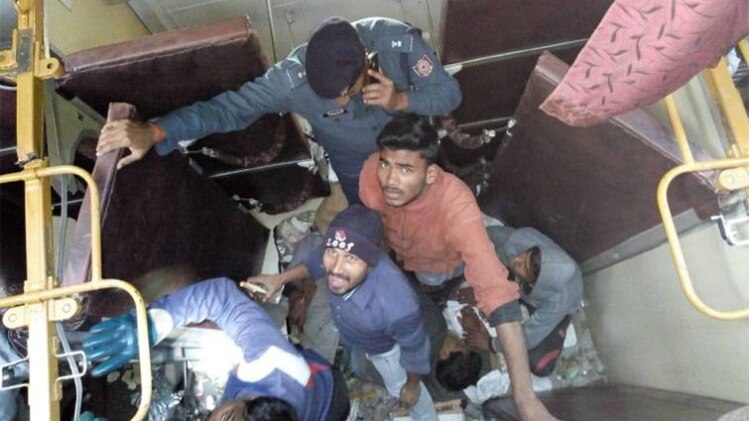 घटनास्थल की पर राहत बचाव कार्य जारी