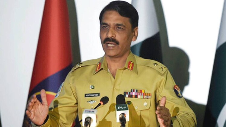 पाकिस्तानी सेना के प्रवक्ता आसिफ गफूर (AP)