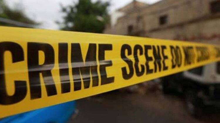 फ्लाईओवर से नीचे गिरी लड़की