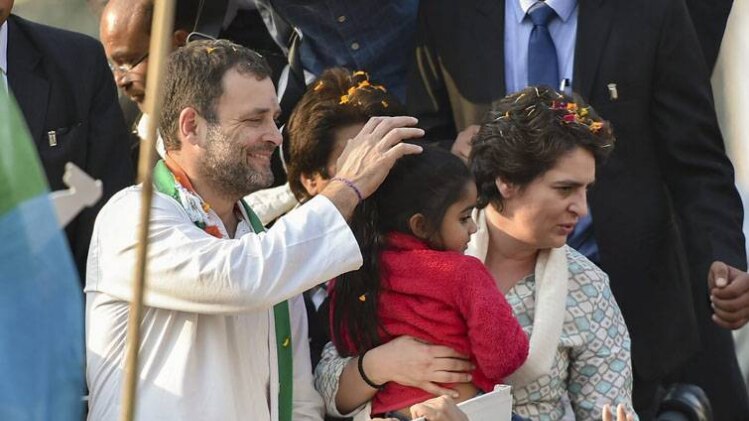 प्रियंका गांधी का रोड शो