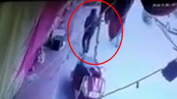 सीसीटीवी में कैद हुई वारदात