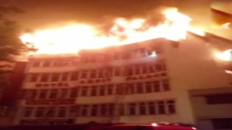 100 शहर 100 खबर