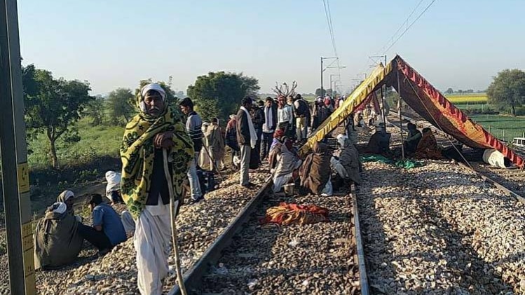 फोटो-twitter