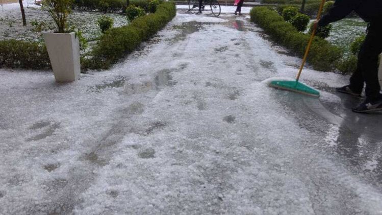 पोस्टमॉर्टम: दिल्ली-एनसीआर में मौसम ने ली करवट, बारिश से बढ़ी ठंड