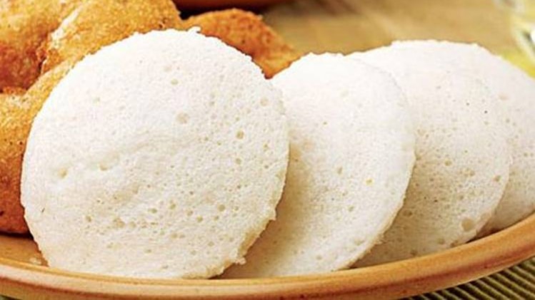 इडली समेत कई खानों पर किया गया ये प्रयोग(प्रतीकात्मक तस्वीर)