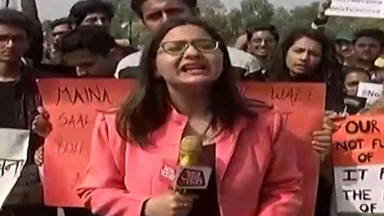 इंडिया गेट पर लोगों ने शहीदों को किया नमन