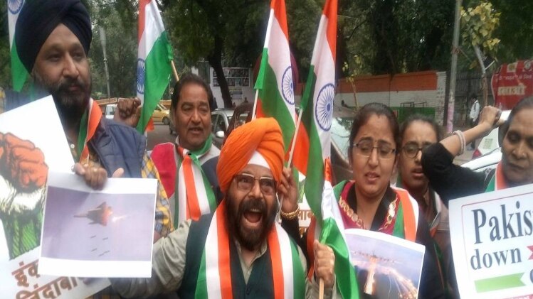 जोश और जश्न में देश(फोटो-आजतक)