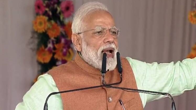 पीएम मोदी गोरखपुर में (फोटो- @BJP4UP)