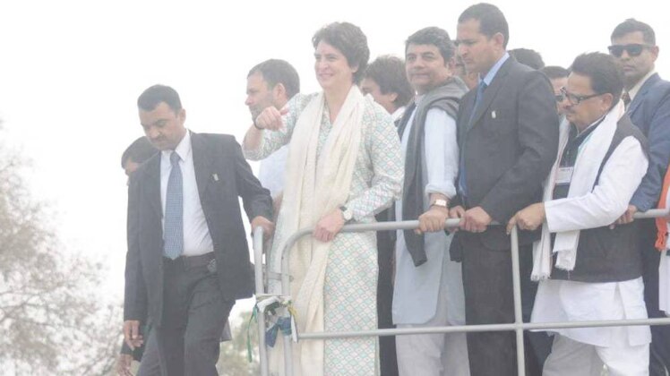 प्रियंका गांधी का रोड शो