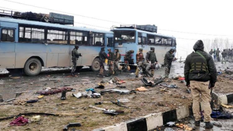 पुलवामा में आतंकी हमला