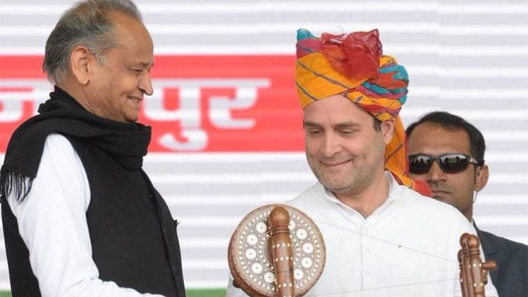 अशोक गहलोत और राहुल गांधी (फोटो-ट्विटर)