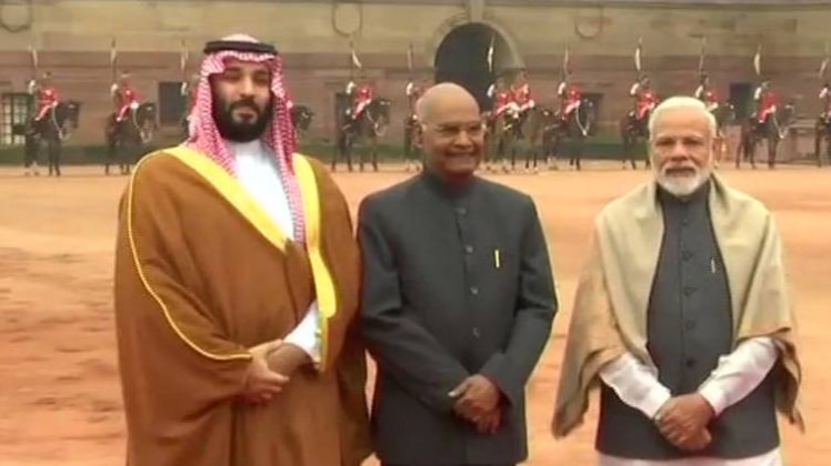 दिल्ली: सऊदी अरब के क्राउन प्रिंस का राष्ट्रपति भवन में औपचारिक स्वागत किया गया (Photo- twitter/@ani)