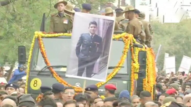 मेजर चित्रेश सिंह की अंतिम यात्रा