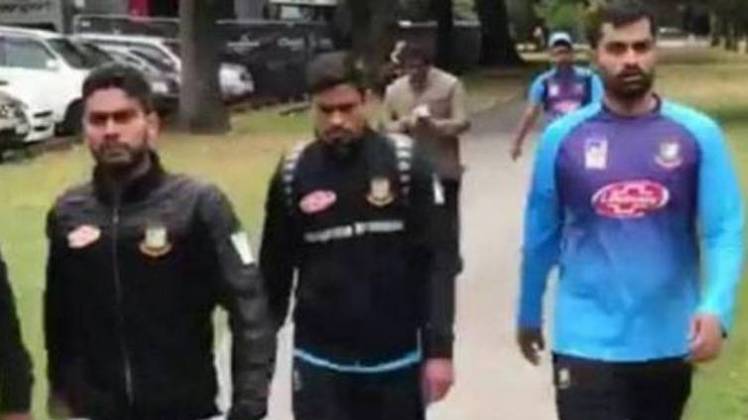 जान बचाकर भागे बांग्लादेशी क्रिकेटर