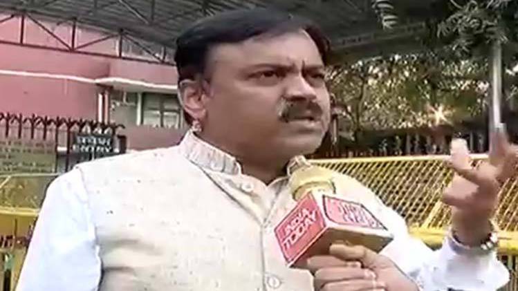 बीजेपी का आरोप-वोटरों को लुभाने के लिए धन का प्रयोग कर रही TDP