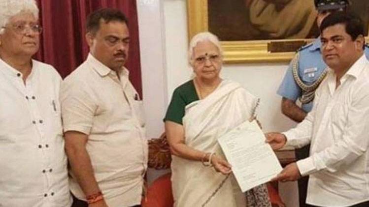 गोवा में राज्यपाल से मिले कांग्रेस के विधायक