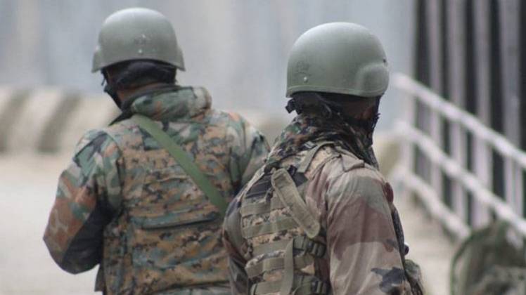 भारतीय सेना की कार्रवाई से पाकिस्तान डर गया है.