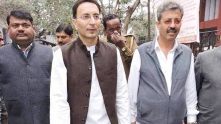 किसका होगा राजतिलक