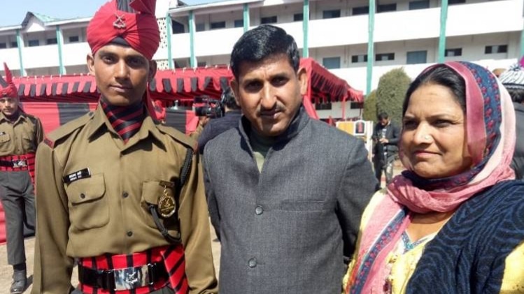 श्रीनगर के युवाओं ने लिया देश की सेवा करने का प्रण (फोटो-कमलजीत संधू)