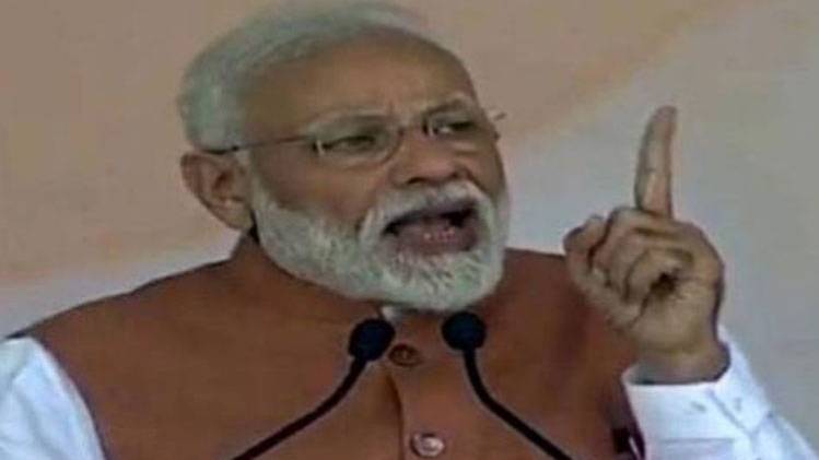 मेरठ की रैली को संबोधित करते प्रधानमंत्री नरेंद्र मोदी.