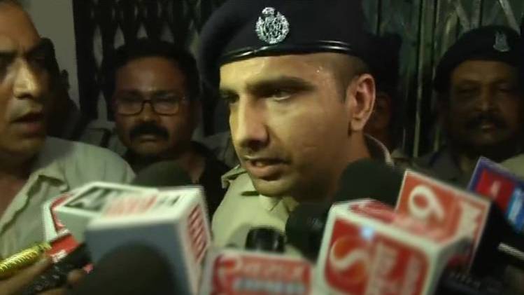 CRPF अफसर प्रदीप कुमार मामले पर जानकारी देते हुए(फोटो-ANI)