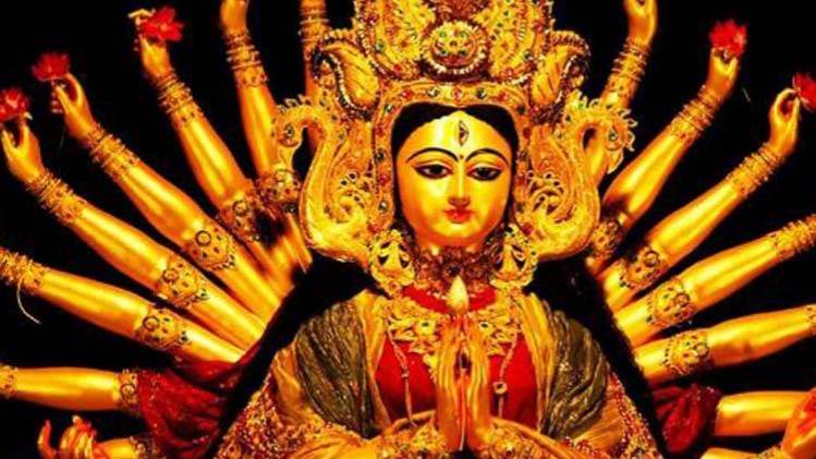 नवरात्रि में मां दुर्गा की पूजा (फोटो-इंडिया टुडे आर्काइव)